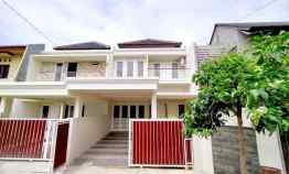 Rumah Baru di Veteran Bintaro Jakarta Selatan Bergaya Modern Tropis