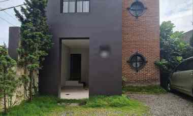 Rumah Dijual di Ciburial