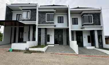 rumah villa 2 lantai lokasi lawang malang