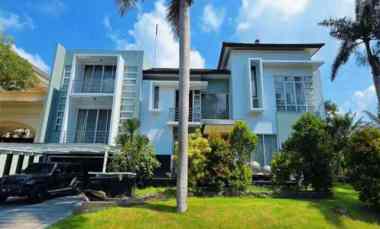 rumah villa bukit regency strategis pool