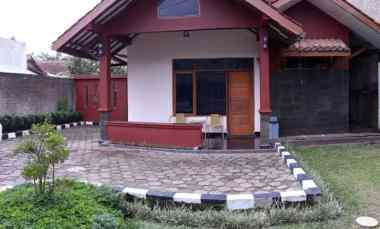 rumah villa dekat maribaya lembang bandung