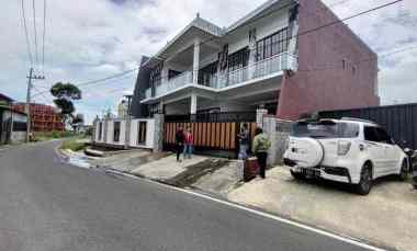 Villa Dijual di Jl poros metro kota Batu