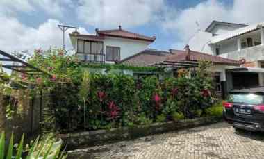 rumah villa lokasi di batu
