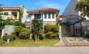 rumah villa westwood pakuwon city strategis siap huni