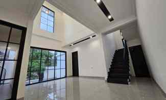 Rungkut Asri, Rumah HOOK Calsic Modern, Row Double Way