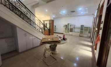 SEWA Rumah Pakuwon City Strategis