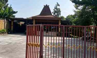 tanah bonus bangunan resto dekat candi prambanan