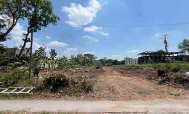 tanah dekat uii dan kopi klothok cocok bangun kos