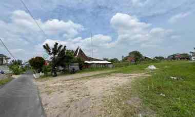 tanah jogja di kaliurang km 8 dekat hyatt dan ugm