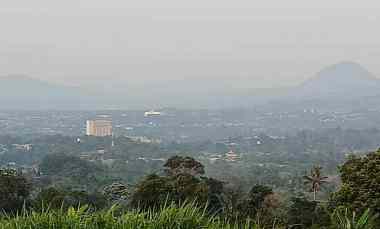 tanah pegunungan bernuansa sejuk