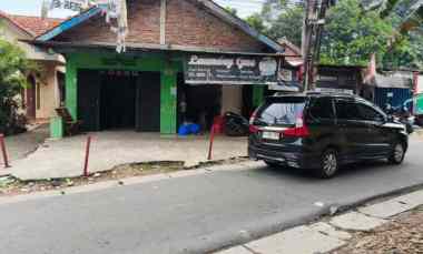 tanah pinggir jalan besar