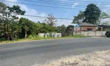 tanah pinggir jalan sukadanaham