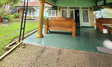 villa classic minimalis di sebelah kota bunga cipanas