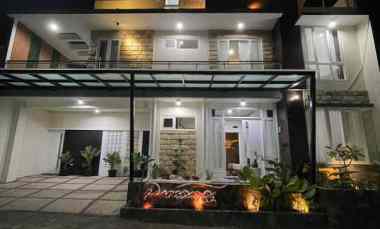 villa dekat alun alun kota batu