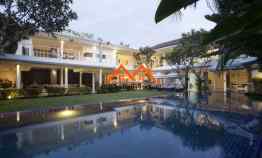 Villa Dijual di Jalan Bukit Permai