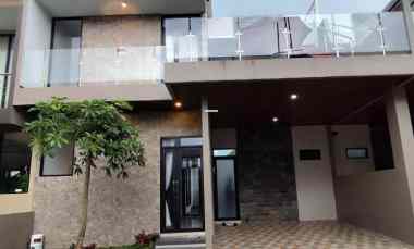 villa mewah 3 lantai dekat bns di oro oro ombo batu