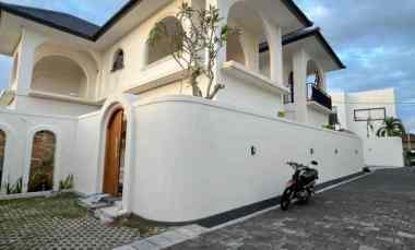 villa mewah siap huni