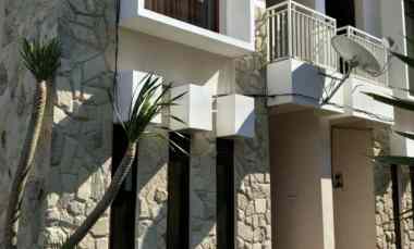 villa modern 2 lantai di pesanggrahan kusuma batu