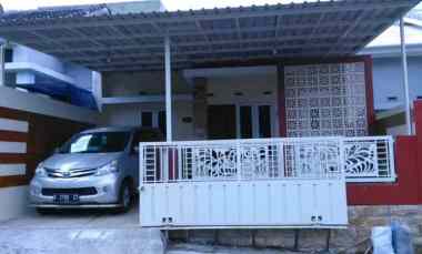 Villa Perum Martabe Regency, Batu Row 3 Mobil