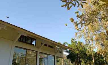 villa trawas di taman ganjaran