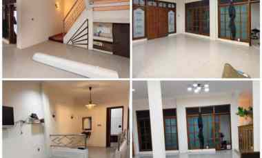 Waru Indah, Rumah Besar Luas 2 lantai Full Furnish, Toll